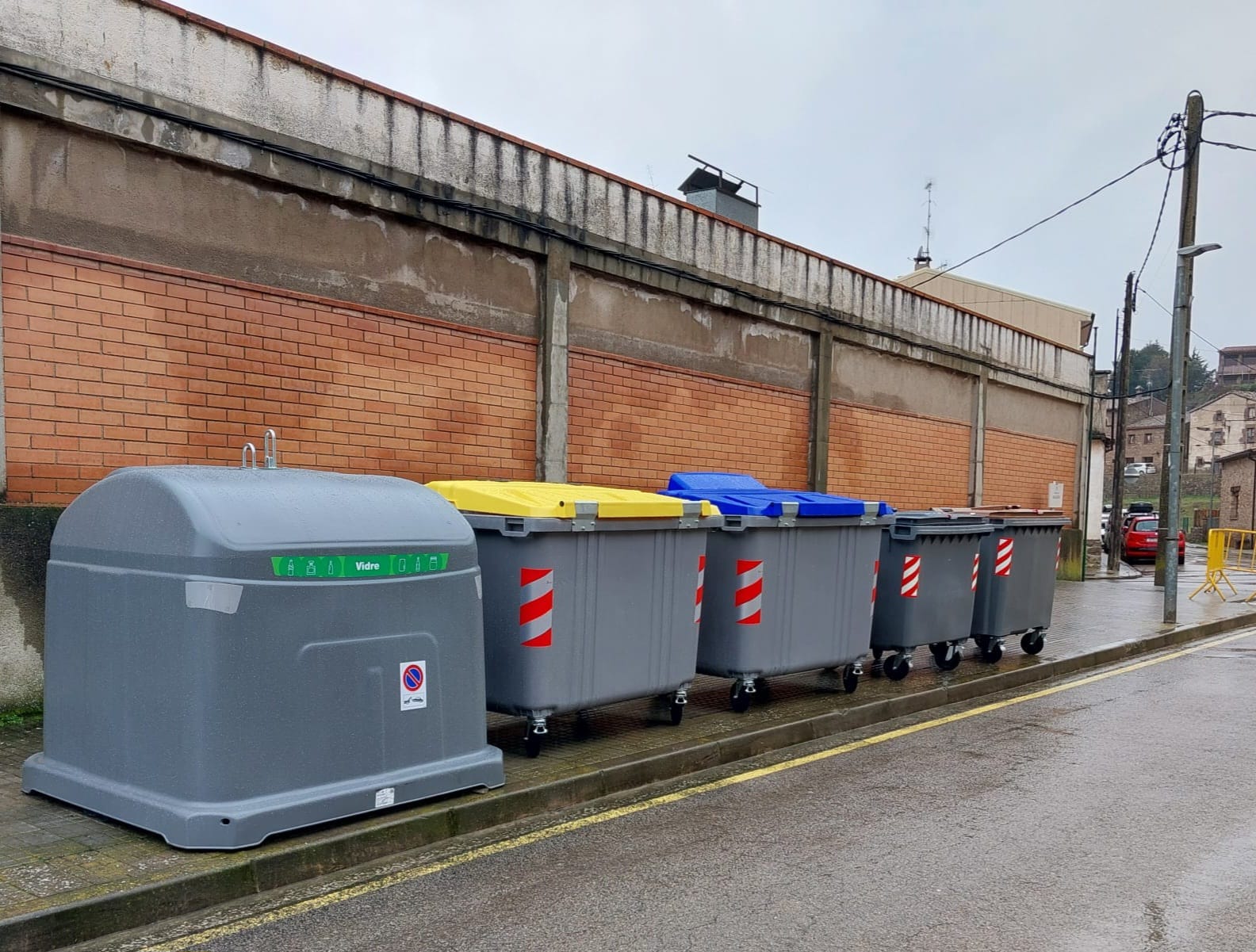 Entra en funcionament el nou model de recollida de deixalles amb contenidors tancats